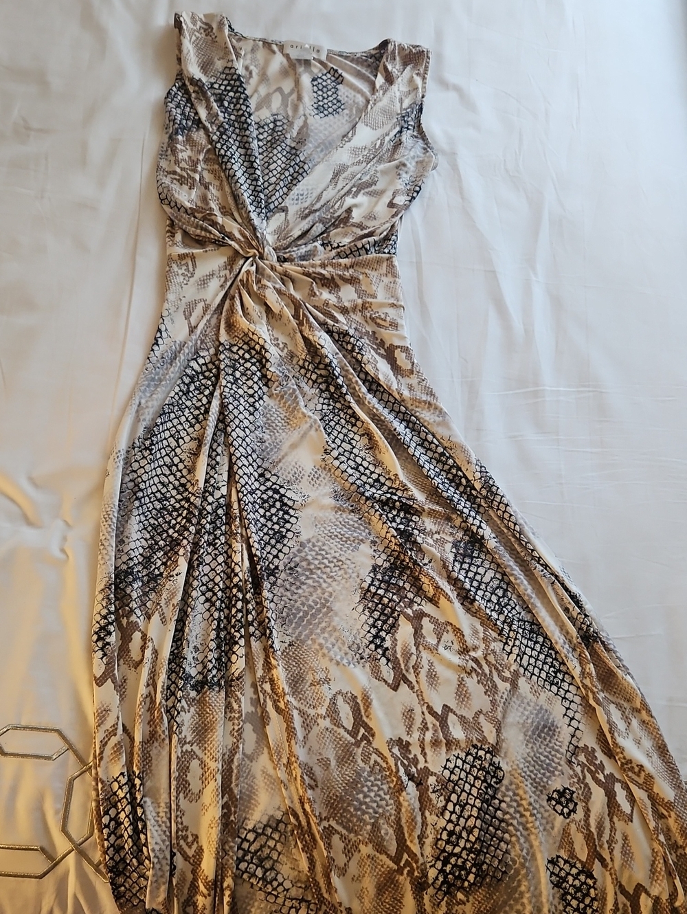 ARIELLA Elegant Snake-Print Maxi Dress in Beige and Black